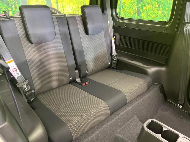 ジムニー ＸＣ　４ＷＤ　届出済未使用車　衝突軽減装置　クルコン　ＬＥＤヘッド　フォグランプ　オートライト　オートエアコン　純正１６インチアルミホイール　スマートキー　アイドリングストップ　盗難防止装置（10枚目）