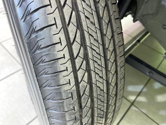 ジムニー ＸＣ　４ＷＤ　届出済未使用車　衝突軽減装置　クルコン　ＬＥＤヘッド　フォグランプ　オートライト　オートエアコン　純正１６インチアルミホイール　スマートキー　アイドリングストップ　盗難防止装置（46枚目）