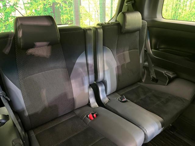 アルファード ２．５Ｓ　タイプゴールドＩＩ　４ＷＤ　禁煙車　後期　フリップダウンモニター　純正９型ＤＡ　Ｂｌｕｅｔｏｏｔｈ／ＤＶＤ／ＣＤ再生　バックカメラ　両側電動スライドドア　電動リアゲート　衝突軽減装置　レーダークルーズ　コーナーセンサー（11枚目）