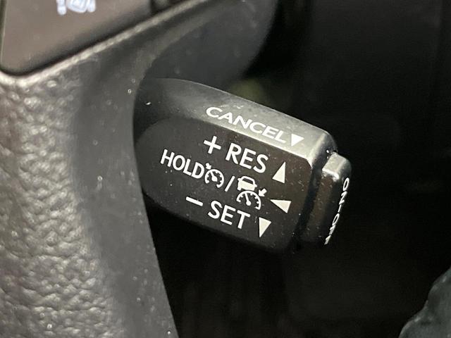 アルファード ２．５Ｓ　タイプゴールドＩＩ　４ＷＤ　禁煙車　後期　フリップダウンモニター　純正９型ＤＡ　Ｂｌｕｅｔｏｏｔｈ／ＤＶＤ／ＣＤ再生　バックカメラ　両側電動スライドドア　電動リアゲート　衝突軽減装置　レーダークルーズ　コーナーセンサー（26枚目）