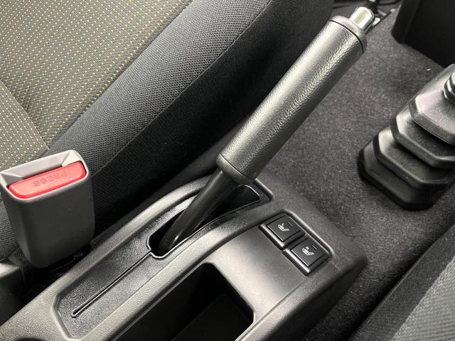 ジムニー XC 4WD 届出済未使用車 衝突軽減装置 コーナーセンサー クルコン LEDヘッド オートマチックハイビーム ヘッドライトウォッシャー 前席シートヒーター オートエアコン アイドリングストップ(24枚目)