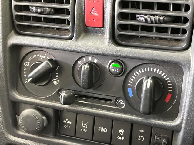 キャリイトラック KX 4WD 禁煙車 純正オーディオ 衝突軽減装置 レーンアシスト 踏み間違い防止装置 オートハイビーム フロントフォグランプ 荷台作業灯 キーレスキー ETC(5枚目)