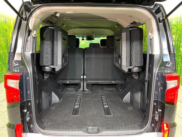 デリカＤ：５ Ｐ　４ＷＤ　禁煙車　純正１０型ナビ　全周囲カメラ　ＣＤ／ＤＶＤ／フルセグ　Ｂｌｕｅｔｏｏｔｈ接続　衝突軽減装置　レーンアシスト　ＬＥＤヘッド／フォグ　オートハイビーム　両側電動スライドドア　電動リアゲート（27枚目）
