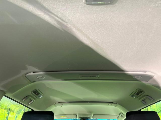 デリカＤ：５ Ｐ　４ＷＤ　禁煙車　純正１０型ナビ　全周囲カメラ　ＣＤ／ＤＶＤ／フルセグ　Ｂｌｕｅｔｏｏｔｈ接続　衝突軽減装置　レーンアシスト　ＬＥＤヘッド／フォグ　オートハイビーム　両側電動スライドドア　電動リアゲート（28枚目）
