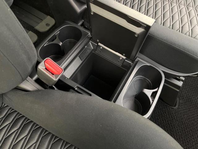 デリカＤ：５ Ｐ　４ＷＤ　禁煙車　純正１０型ナビ　全周囲カメラ　ＣＤ／ＤＶＤ／フルセグ　Ｂｌｕｅｔｏｏｔｈ接続　衝突軽減装置　レーンアシスト　ＬＥＤヘッド／フォグ　オートハイビーム　両側電動スライドドア　電動リアゲート（59枚目）