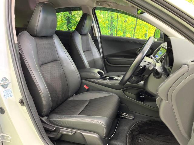 ヴェゼル ハイブリッドＺ・ホンダセンシング　禁煙車　純正８インチナビ　バックカメラ　フルセグ　ＣＤ／ＤＶＤ再生　Ｂｌｕｅｔｏｏｔｈ接続　衝突軽減装置　アダプティブクルコン　ＬＥＤヘッド／フォグライト　オートハイビーム　前席シートヒーター　ＥＴＣ（9枚目）