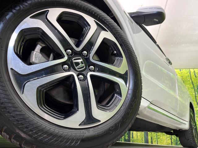 ヴェゼル ハイブリッドＺ・ホンダセンシング　禁煙車　純正８インチナビ　バックカメラ　フルセグ　ＣＤ／ＤＶＤ再生　Ｂｌｕｅｔｏｏｔｈ接続　衝突軽減装置　アダプティブクルコン　ＬＥＤヘッド／フォグライト　オートハイビーム　前席シートヒーター　ＥＴＣ（13枚目）