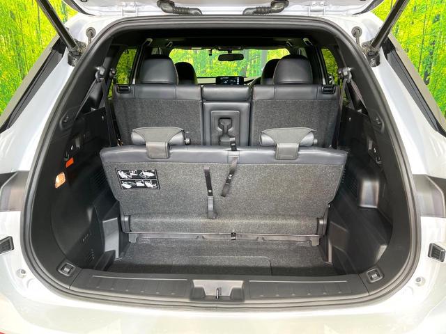 アウトランダーPHEV P 4WD 禁煙車 サンルーフ 純正9型ナビ 全周囲カメラ フルセグ Bluetooth BOSEサウンド 衝突軽減装置 LEDヘッド/フォグ オートハイビーム シーケンシャルターンランプ 電動リアゲート(10枚目)