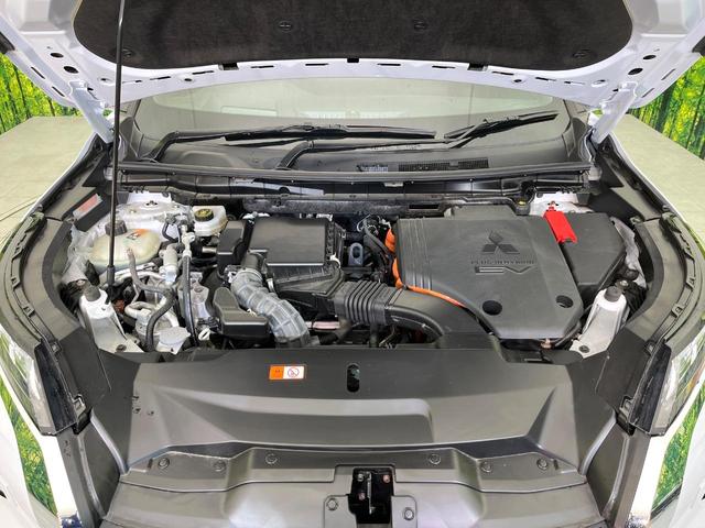 アウトランダーPHEV P 4WD 禁煙車 サンルーフ 純正9型ナビ 全周囲カメラ フルセグ Bluetooth BOSEサウンド 衝突軽減装置 LEDヘッド/フォグ オートハイビーム シーケンシャルターンランプ 電動リアゲート(18枚目)