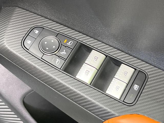 アウトランダーPHEV P 4WD 禁煙車 サンルーフ 純正9型ナビ 全周囲カメラ フルセグ Bluetooth BOSEサウンド 衝突軽減装置 LEDヘッド/フォグ オートハイビーム シーケンシャルターンランプ 電動リアゲート(35枚目)