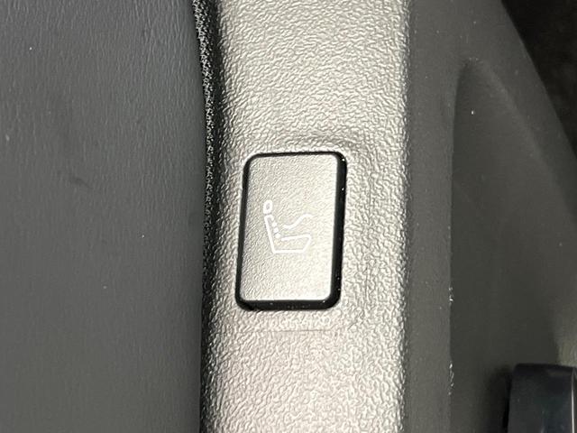 アウトランダーPHEV P 4WD 禁煙車 サンルーフ 純正9型ナビ 全周囲カメラ フルセグ Bluetooth BOSEサウンド 衝突軽減装置 LEDヘッド/フォグ オートハイビーム シーケンシャルターンランプ 電動リアゲート(36枚目)