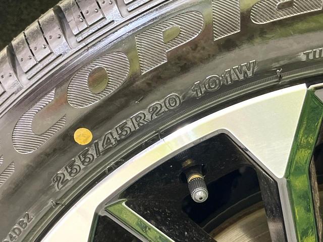 アウトランダーPHEV P 4WD 禁煙車 サンルーフ 純正9型ナビ 全周囲カメラ フルセグ Bluetooth BOSEサウンド 衝突軽減装置 LEDヘッド/フォグ オートハイビーム シーケンシャルターンランプ 電動リアゲート(61枚目)