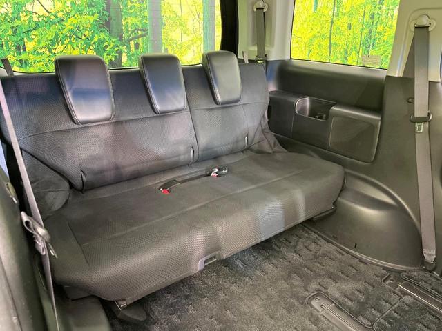 ステップワゴンスパーダ Z クールスピリット 禁煙車 後席モニター 純正9型ナビ DVD/CD再生 バックカメラ 両側電動スライド ハーフレザーシート HIDヘッド オートライト オートエアコン リアエアコン 純正17インチアルミホイール ETC(11枚目)