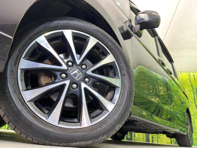 ステップワゴンスパーダ Z クールスピリット 禁煙車 後席モニター 純正9型ナビ DVD/CD再生 バックカメラ 両側電動スライド ハーフレザーシート HIDヘッド オートライト オートエアコン リアエアコン 純正17インチアルミホイール ETC(14枚目)