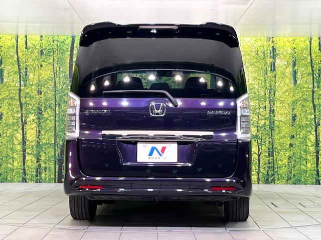 ステップワゴンスパーダ Z クールスピリット 禁煙車 後席モニター 純正9型ナビ DVD/CD再生 バックカメラ 両側電動スライド ハーフレザーシート HIDヘッド オートライト オートエアコン リアエアコン 純正17インチアルミホイール ETC(16枚目)