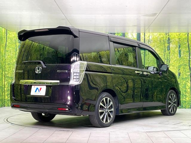 ステップワゴンスパーダ Z クールスピリット 禁煙車 後席モニター 純正9型ナビ DVD/CD再生 バックカメラ 両側電動スライド ハーフレザーシート HIDヘッド オートライト オートエアコン リアエアコン 純正17インチアルミホイール ETC(18枚目)