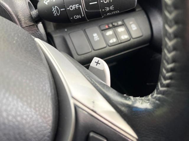 ステップワゴンスパーダ Z クールスピリット 禁煙車 後席モニター 純正9型ナビ DVD/CD再生 バックカメラ 両側電動スライド ハーフレザーシート HIDヘッド オートライト オートエアコン リアエアコン 純正17インチアルミホイール ETC(27枚目)