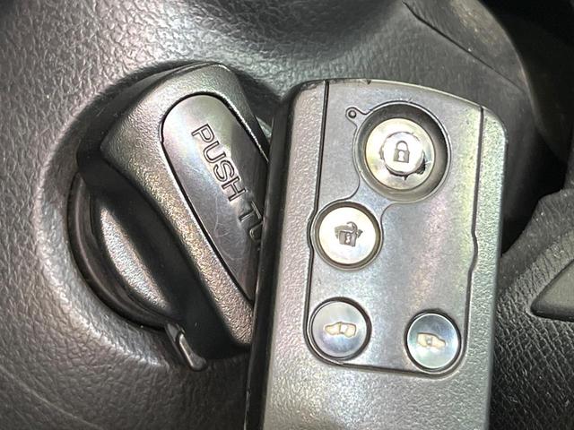 ステップワゴンスパーダ Z クールスピリット 禁煙車 後席モニター 純正9型ナビ DVD/CD再生 バックカメラ 両側電動スライド ハーフレザーシート HIDヘッド オートライト オートエアコン リアエアコン 純正17インチアルミホイール ETC(33枚目)