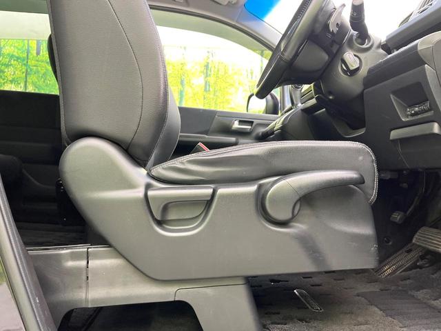 ステップワゴンスパーダ Z クールスピリット 禁煙車 後席モニター 純正9型ナビ DVD/CD再生 バックカメラ 両側電動スライド ハーフレザーシート HIDヘッド オートライト オートエアコン リアエアコン 純正17インチアルミホイール ETC(34枚目)