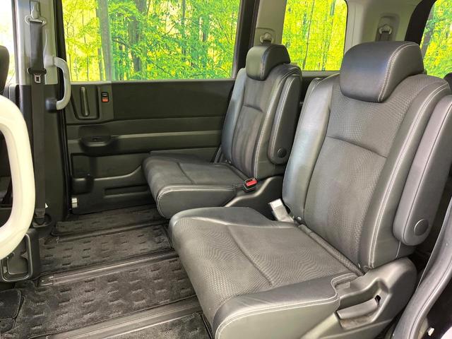 ステップワゴンスパーダ Z クールスピリット 禁煙車 後席モニター 純正9型ナビ DVD/CD再生 バックカメラ 両側電動スライド ハーフレザーシート HIDヘッド オートライト オートエアコン リアエアコン 純正17インチアルミホイール ETC(36枚目)