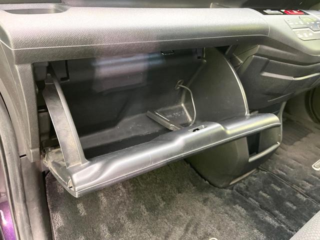 ステップワゴンスパーダ Z クールスピリット 禁煙車 後席モニター 純正9型ナビ DVD/CD再生 バックカメラ 両側電動スライド ハーフレザーシート HIDヘッド オートライト オートエアコン リアエアコン 純正17インチアルミホイール ETC(49枚目)