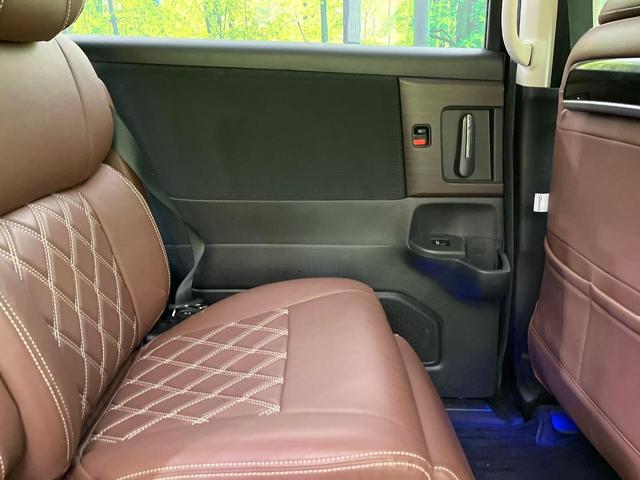 オデッセイハイブリッド e:HEVアブソルート・EX 禁煙車 純正10型ナビ 全周囲カメラ フルセグ CD/DVD再生 Bluetooth 衝突軽減装置 レーダークルコン LEDヘッド/フォグライト 両側電動スライドドア 前席シートヒーター ETC2.0(47枚目)