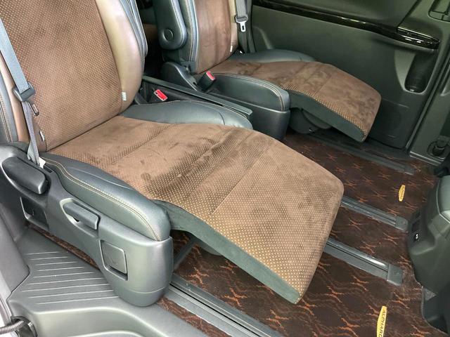 【オットマン付セカンドシート】足を延ばしてリラックスしたいときに便利なオットマン!ロングドライブや仮眠の際にもゆったり快適にお過ごしいただけます♪