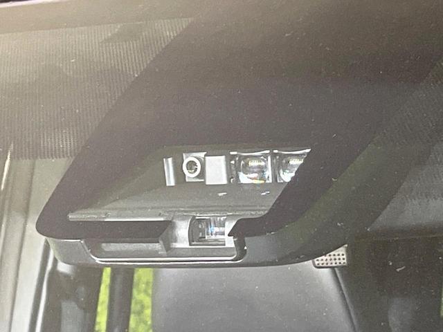 ヴォクシー ZS 煌III 禁煙車 後期型 純正10型ナビ バックカメラ フルセグ CD/DVD/Bluetooth 純正フリップダウンモニター 衝突軽減装置 LEDヘッド/フォグライト オートハイビーム 両側電動スライドドア(5枚目)