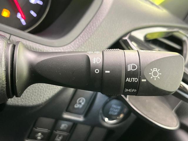 ヴォクシー ZS 煌III 禁煙車 後期型 純正10型ナビ バックカメラ フルセグ CD/DVD/Bluetooth 純正フリップダウンモニター 衝突軽減装置 LEDヘッド/フォグライト オートハイビーム 両側電動スライドドア(44枚目)