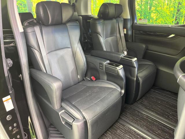 ヴェルファイア ２．５Ｚ　Ｇエディション　禁煙車　後期型　モデリスタエアロ　ＢＩＧ－Ｘ１１型ナビ　バックカメラ　フルセグ　ＣＤ／ＤＶＤ／Ｂｌｕｅｔｏｏｔｈ　１２型フリップダウンモニター　衝突軽減装置　ＬＥＤヘッド／フォグライト　オートライト（9枚目）