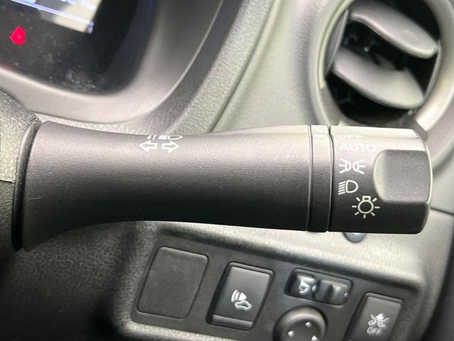 ノート e-パワー X 禁煙車 全周囲カメラ 衝突軽減装置 コーナーセンサー オートマチックハイビーム オートライト 車線逸脱警報 踏み間違い防止装置 横滑り防止装置 レーンアシスト デジタルインナーミラー オートエアコン(4枚目)