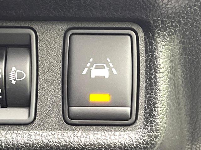 ノート e-パワー X 禁煙車 全周囲カメラ 衝突軽減装置 コーナーセンサー オートマチックハイビーム オートライト 車線逸脱警報 踏み間違い防止装置 横滑り防止装置 レーンアシスト デジタルインナーミラー オートエアコン(5枚目)