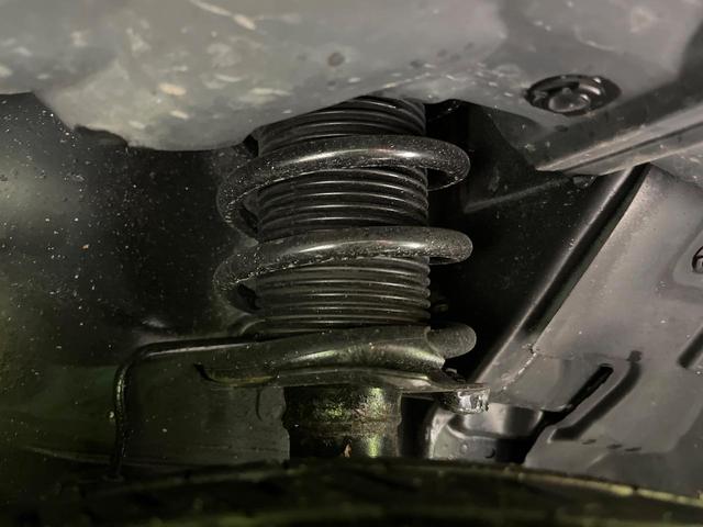 ノート e-パワー X 禁煙車 全周囲カメラ 衝突軽減装置 コーナーセンサー オートマチックハイビーム オートライト 車線逸脱警報 踏み間違い防止装置 横滑り防止装置 レーンアシスト デジタルインナーミラー オートエアコン(20枚目)