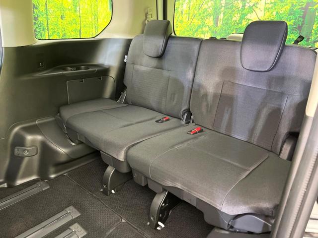 セレナ ハイウェイスターＶ　禁煙車　寒冷地仕様　純正１２型ナビ　全周囲カメラ　フルセグ　Ｂｌｕｅｔｏｏｔｈ　純正フリップダウンモニター　衝突軽減装置　ＬＥＤヘッド／フォグライト　オートハイビーム　プロパイロット　両側電動スライド（43枚目）