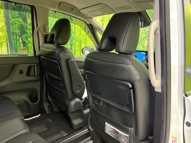 セレナ ハイウェイスターＶ　禁煙車　寒冷地仕様　純正１２型ナビ　全周囲カメラ　フルセグ　Ｂｌｕｅｔｏｏｔｈ　純正フリップダウンモニター　衝突軽減装置　ＬＥＤヘッド／フォグライト　オートハイビーム　プロパイロット　両側電動スライド（44枚目）