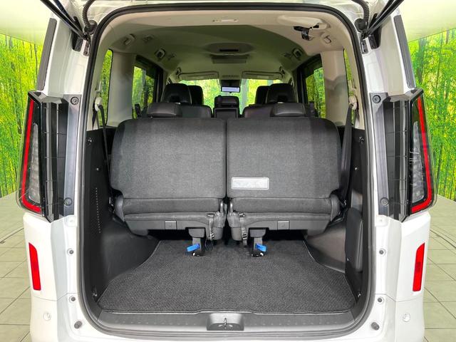 セレナ ハイウェイスターＶ　禁煙車　寒冷地仕様　純正１２型ナビ　全周囲カメラ　フルセグ　Ｂｌｕｅｔｏｏｔｈ　純正フリップダウンモニター　衝突軽減装置　ＬＥＤヘッド／フォグライト　オートハイビーム　プロパイロット　両側電動スライド（46枚目）