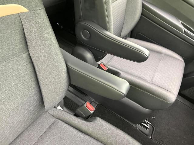 セレナ ハイウェイスターＶ　禁煙車　寒冷地仕様　純正１２型ナビ　全周囲カメラ　フルセグ　Ｂｌｕｅｔｏｏｔｈ　純正フリップダウンモニター　衝突軽減装置　ＬＥＤヘッド／フォグライト　オートハイビーム　プロパイロット　両側電動スライド（51枚目）