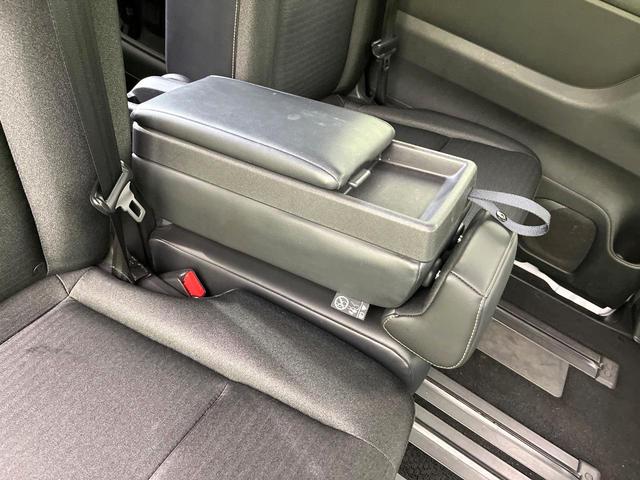 セレナ ハイウェイスターＶ　禁煙車　寒冷地仕様　純正１２型ナビ　全周囲カメラ　フルセグ　Ｂｌｕｅｔｏｏｔｈ　純正フリップダウンモニター　衝突軽減装置　ＬＥＤヘッド／フォグライト　オートハイビーム　プロパイロット　両側電動スライド（52枚目）