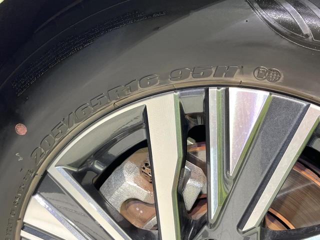 セレナ ハイウェイスターＶ　禁煙車　寒冷地仕様　純正１２型ナビ　全周囲カメラ　フルセグ　Ｂｌｕｅｔｏｏｔｈ　純正フリップダウンモニター　衝突軽減装置　ＬＥＤヘッド／フォグライト　オートハイビーム　プロパイロット　両側電動スライド（68枚目）