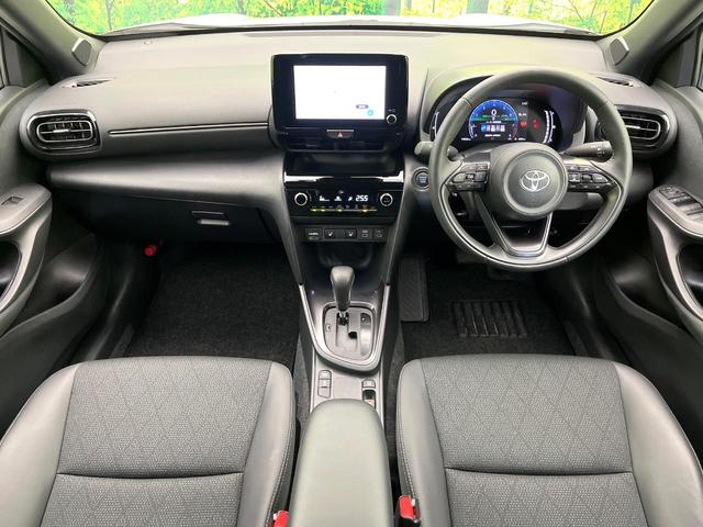 ヤリスクロス Z 禁煙車 後期型 純正8型DA 全周囲カメラ Bluetooth フルセグ 衝突軽減装置 レーダークルーズコントロール ハーフレザーシート 前席シートヒーター ステアリングヒーター LEDヘッドライト(2枚目)