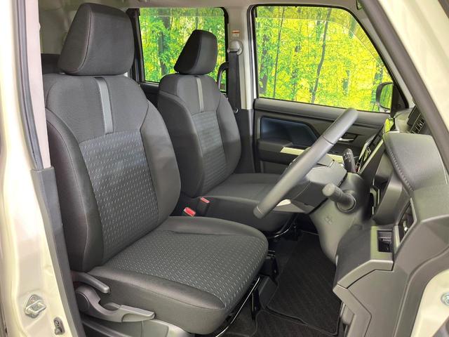 ルーミー カスタムG 4WD 禁煙車 後期型 寒冷地仕様 SDナビ バックカメラ CD/DVD再生 Bluetooth接続 衝突軽減装置 レーダークルコン 両側電動スライドドア 前席シートヒーター LEDヘッドライト(9枚目)