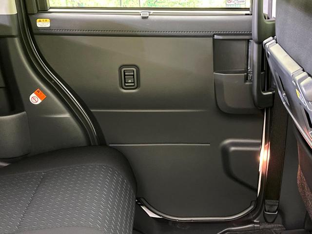 ルーミー カスタムG 4WD 禁煙車 後期型 寒冷地仕様 SDナビ バックカメラ CD/DVD再生 Bluetooth接続 衝突軽減装置 レーダークルコン 両側電動スライドドア 前席シートヒーター LEDヘッドライト(36枚目)