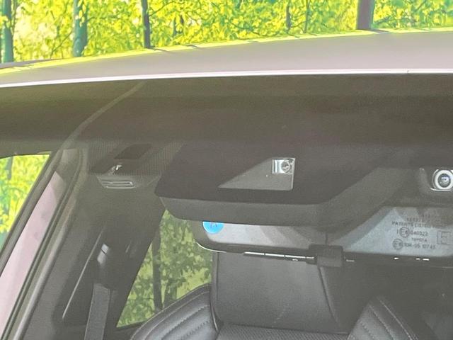 【トヨタセーフティセンス】走行中に前方の車両等を認識し、衝突しそうな時は警報とブレーキで衝突回避と被害軽減をアシスト。より安全にドライブをお楽しみいただけます。