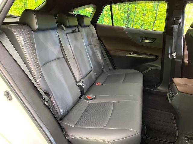 後部座席も気になるようなキズ・汚れやへたり等、大きなダメージはなく、良好な状態です。