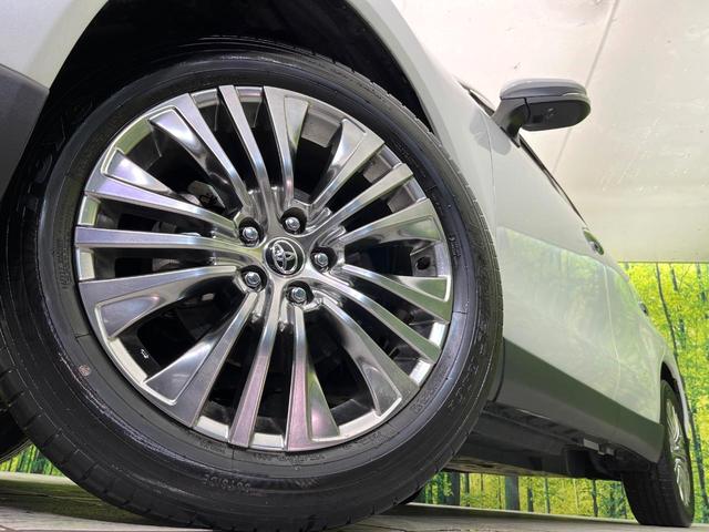 【純正１９インチアルミホイール】外観にマッチした純正アルミホイールを装着しております。各種社外アルミホイールや、スタッドレスタイヤも取扱いしております。是非ご相談ください♪