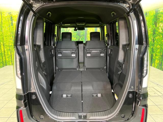 普段のお買い物や通勤、送迎等に十分な荷室スペースを確保しております。セカンドシートを倒すと、大きな荷物の積載も可能です♪