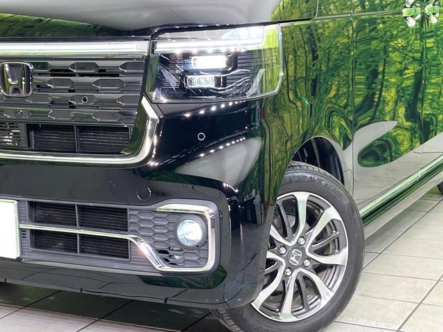 【ＬＥＤヘッドライト】悪天候や夜間走行時も良好な視界を確保し安心して運転できる高輝度ＬＥＤヘッドライトを装備！点灯速度が早く、消費電力も抑えられています。