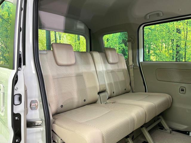 広々とした２列目シートは居住性が高く、居心地も快適！友達や家族とのお出かけにぴったりです。ベビーシートやチャイルドシート使用時も快適にお過ごしいただける十分な空間を確保しています。