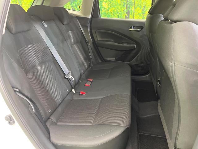 後部座席も気になるようなキズ・汚れやへたり等、大きなダメージはなく、良好な状態です。