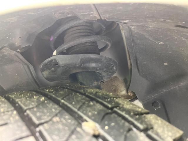 お車を安心してお乗りいただく為には、足回りの定期点検が欠かせません。サービスサポート（有償保証）では無料点検もご提供しており、安心のカーライフをお過ごしいただけるサポート体制が整っています。